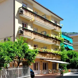 Glicini 2*, Finale Ligure Italie