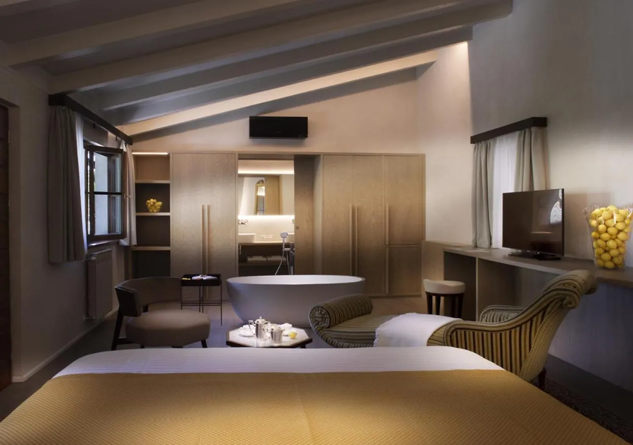 Hotel Villa Giulia Gargnano 4*,  Italy