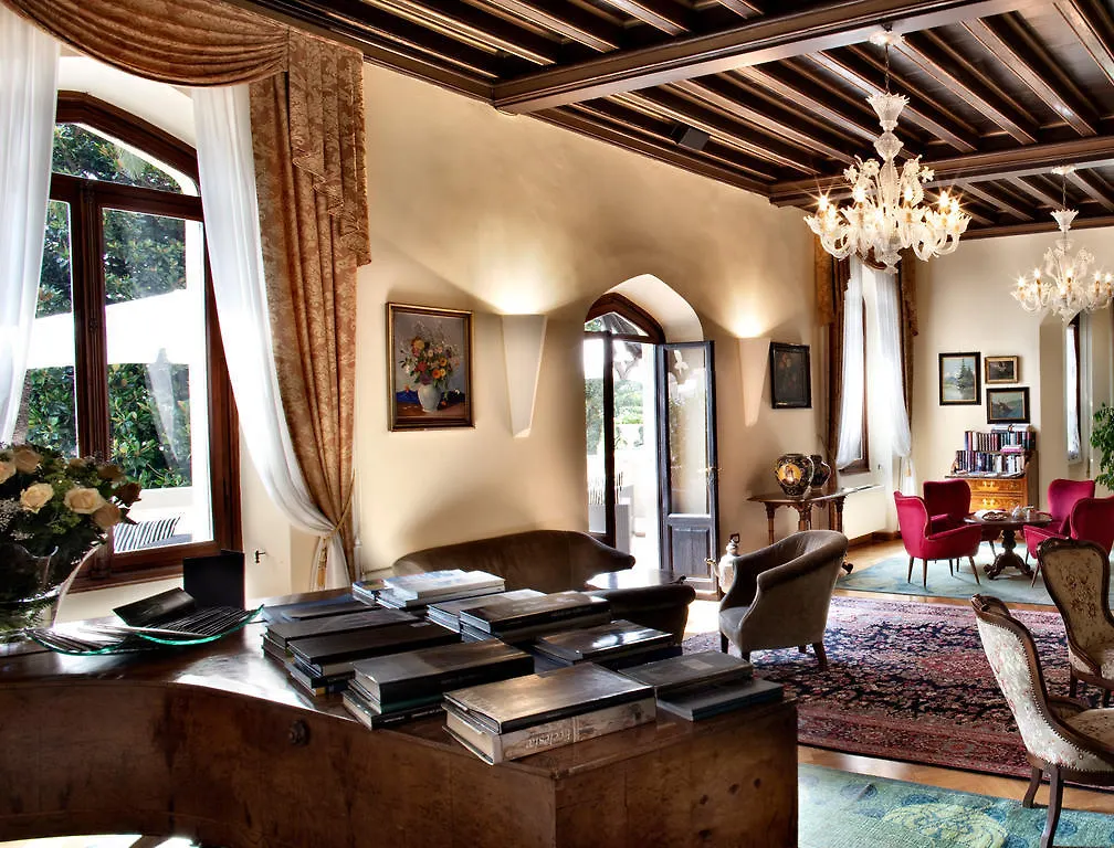Hotel Villa Giulia Gargnano 4*,  Italy