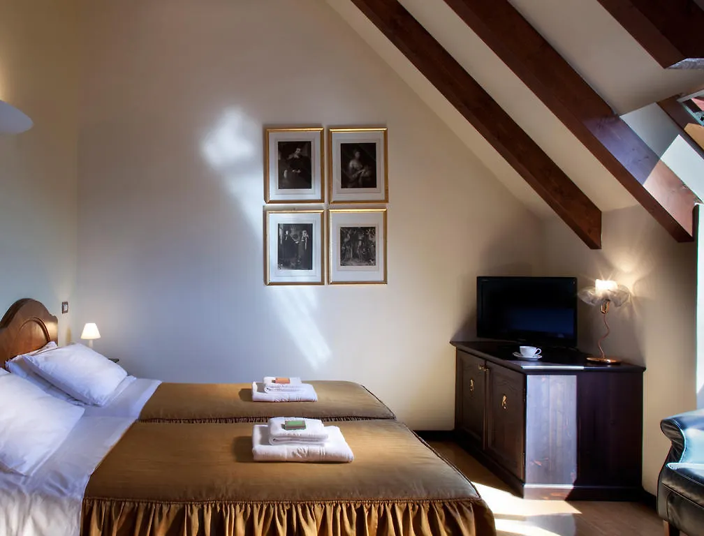 Hotel Villa Giulia Gargnano 4*,  Italy