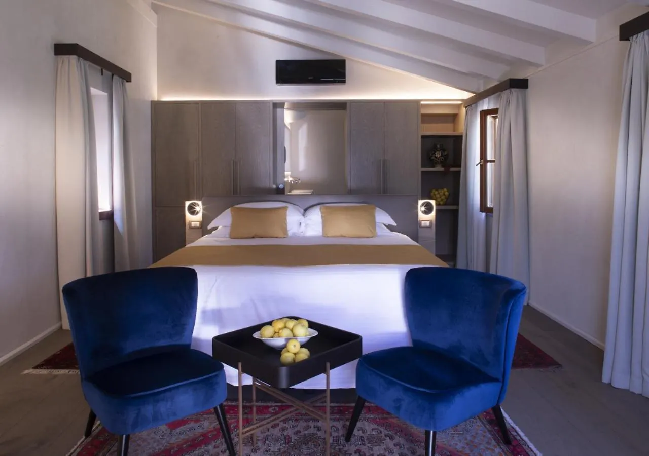 Hotel Villa Giulia غارنانو